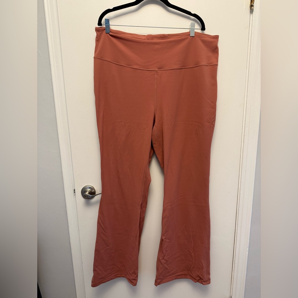 Lululemon Mauve High-Waisted Pants